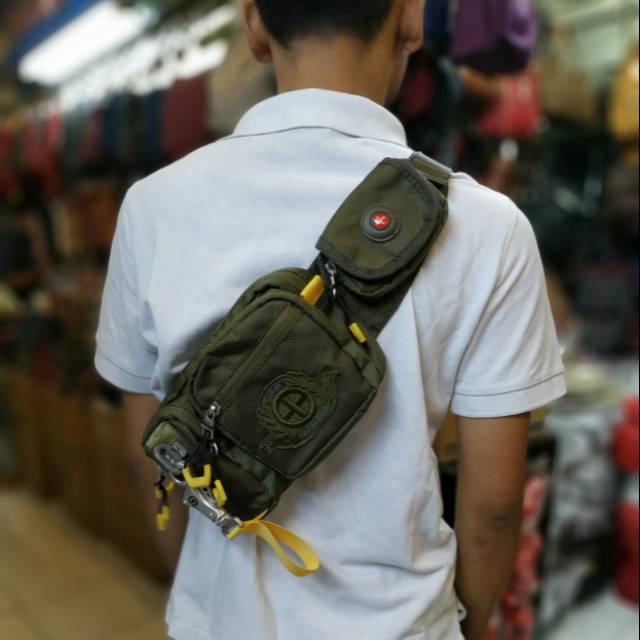 Tas slempang tough army