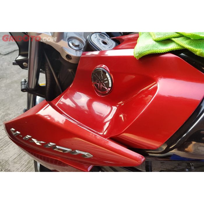 KIT MULTIGUNA GRATIS LAP MICROFIBER Kit Spray Poles Mengkilapkan Cover Body Melindungi Motor