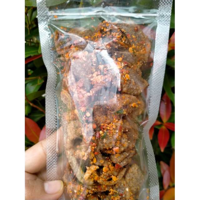 

Cemilan pedas kripik baso ikan hot