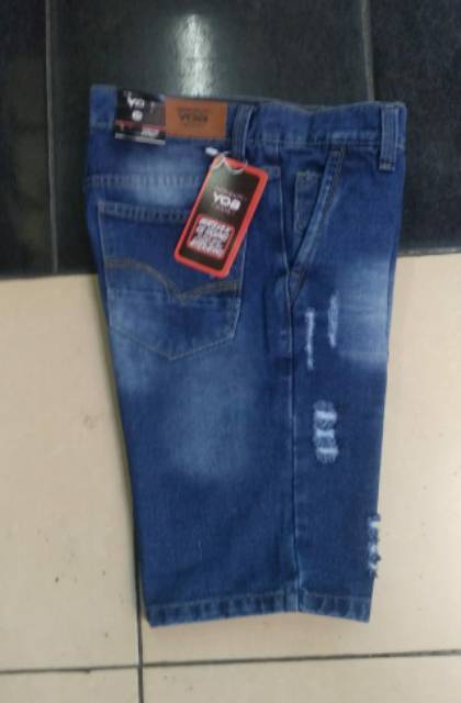 CELANA PENDEK JEANS PRIA MODEL SOBEK