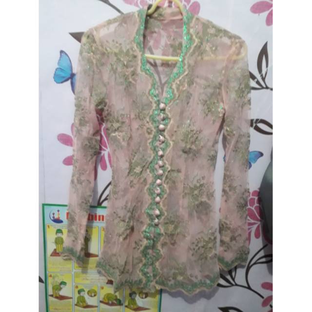 Preloved Kebaya Brokat Tile Strech + Rok Batik + kamisol