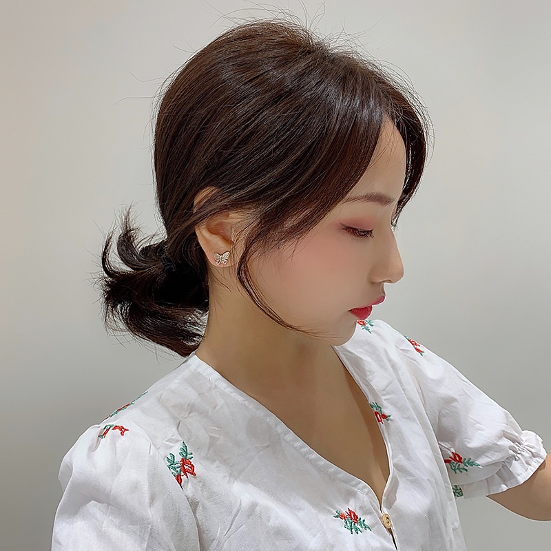 Anting Giwang Panjang Model Kupu-Kupu Gaya Korea Dengan Rumbai Kristal Untuk Wanita