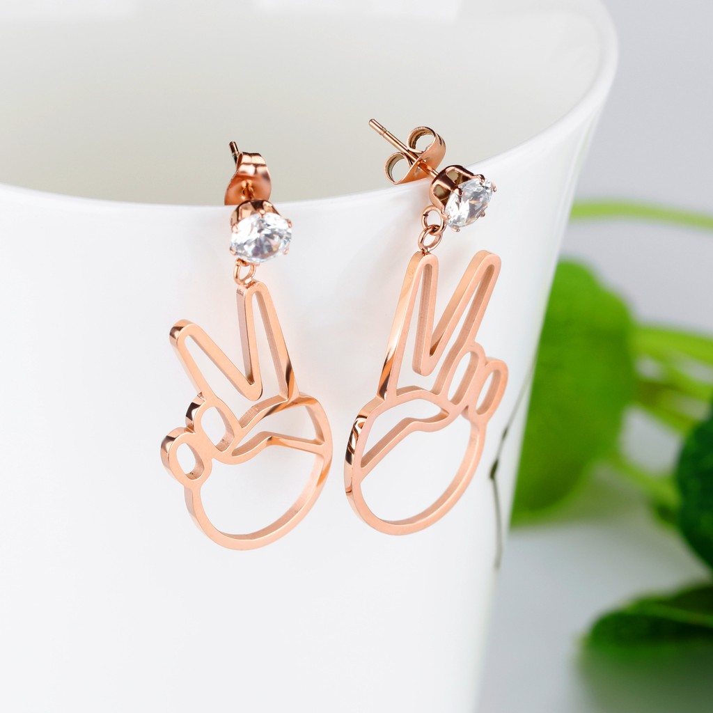 Anting Titanium Rose Gold Asli Wanita Fashion Anti Karat Murah AA031 motif jari lucu cute keren