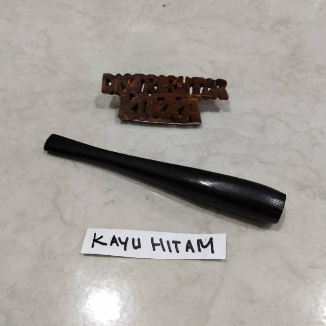 Pipa kayu hitam