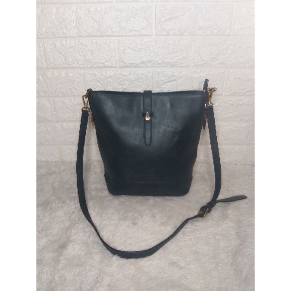 Preloved Hobo sling Beanpole