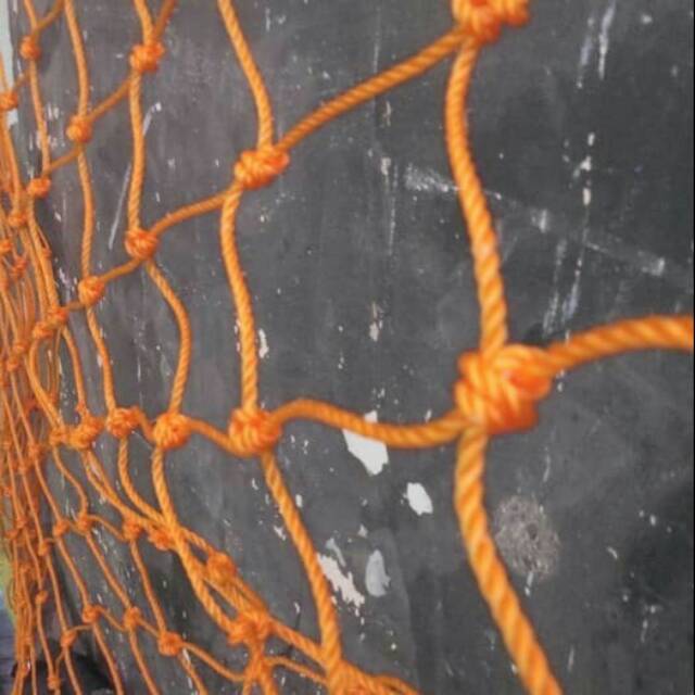 

Jaring pe serbaguna tali 3ml lubang7x7cm aneka warna ukuran bisa request, meteran