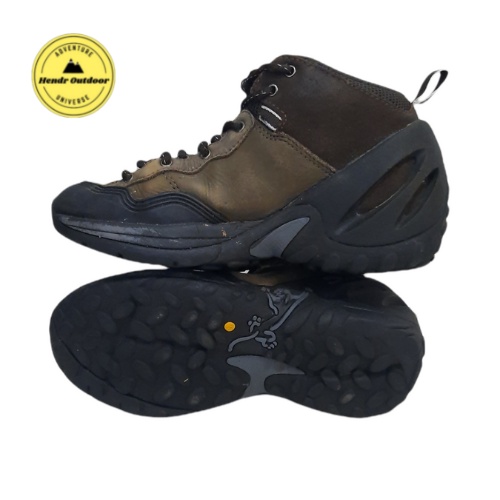 SEPATU HIKING FIVE TEN ORIGINAL SECOND