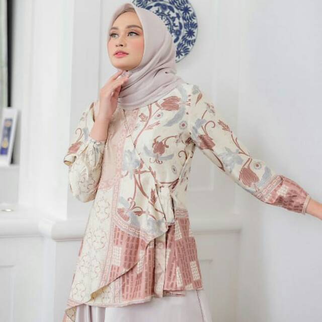 Kara Blouse by Wearing Klamby