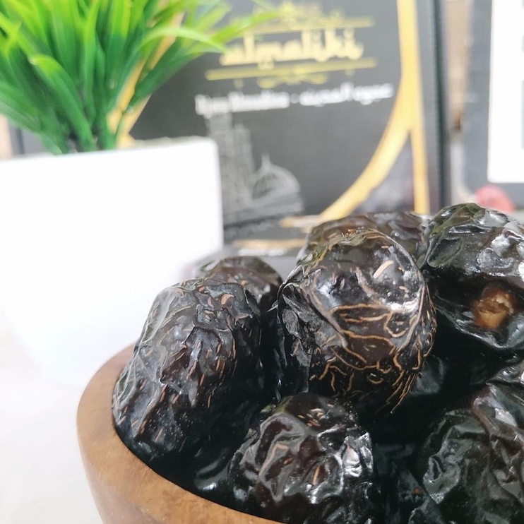 

Kurma Ajwa/Kurma NabI [ JUMBO ] 1kg Premium