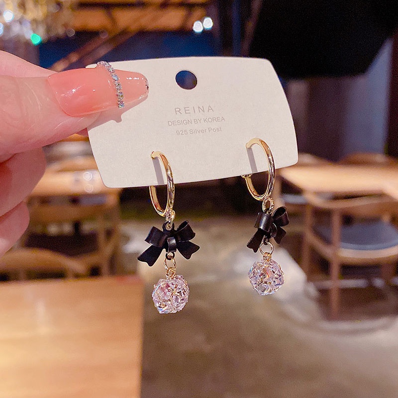 Anting S925 silver needle Bentuk Pita Warna Hitam Bahan Zirkon