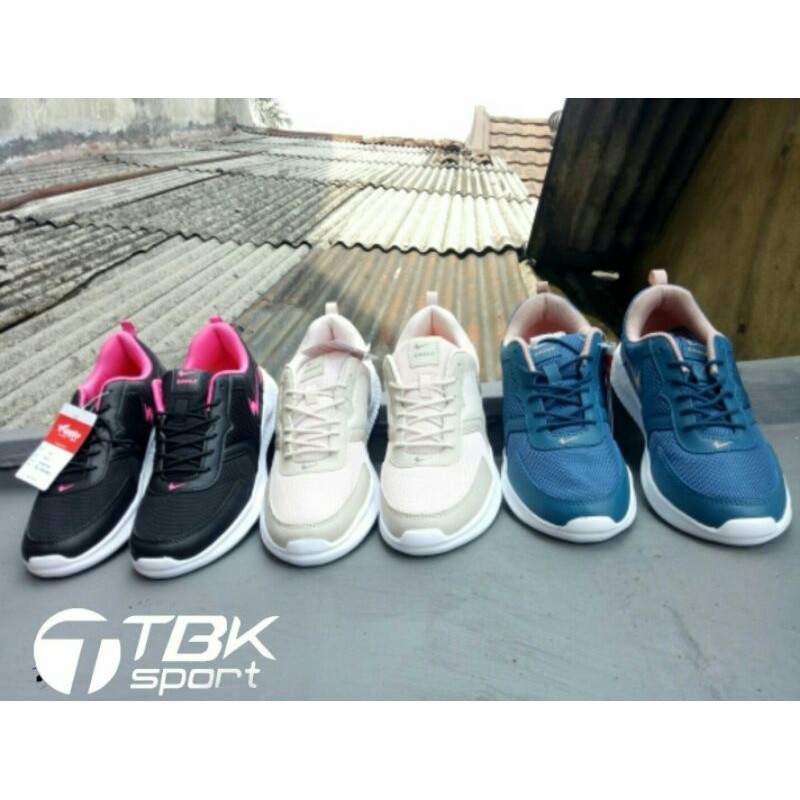 sepatu lari EAGLE nova