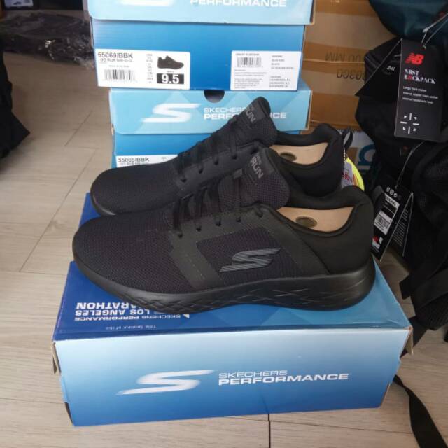 SEPATU-SKECHERS-ORIGINAL-GO RUN 600 FULL BLACK