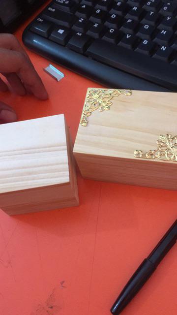 Kotak Perhiasan Cincin Kayu Rustic Ukuran 6x6x5cm