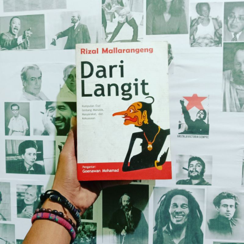 Rizal Mallarangeng Dari Langit: Kumpulan Esai tentang Manusia, Masyarakat, dan Kekuasaan | Mendobrak