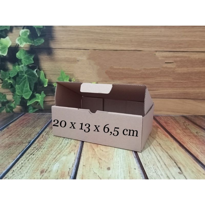 

kardus/box 20x13x6,5cm...die cut