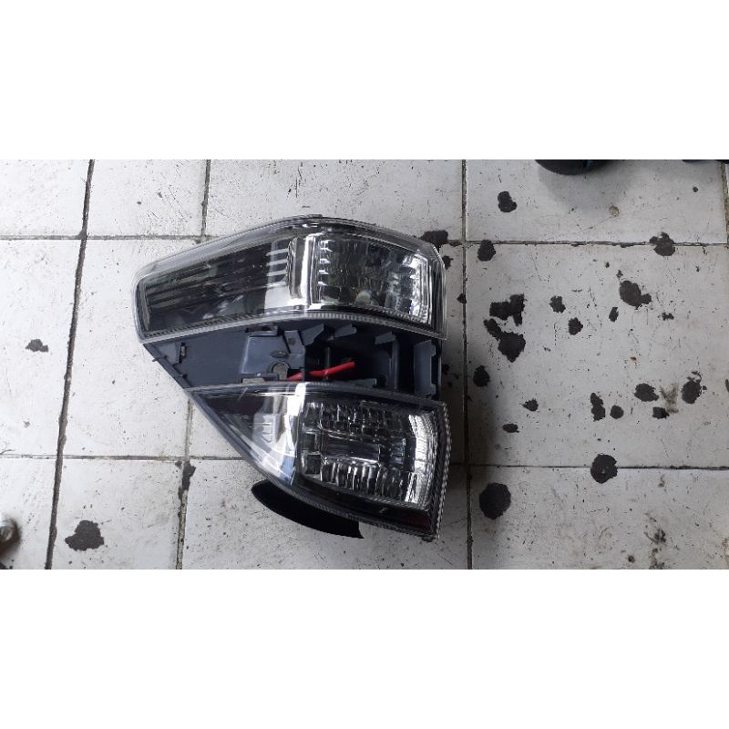 Stoplamp Toyota Vellfire kiri 2014