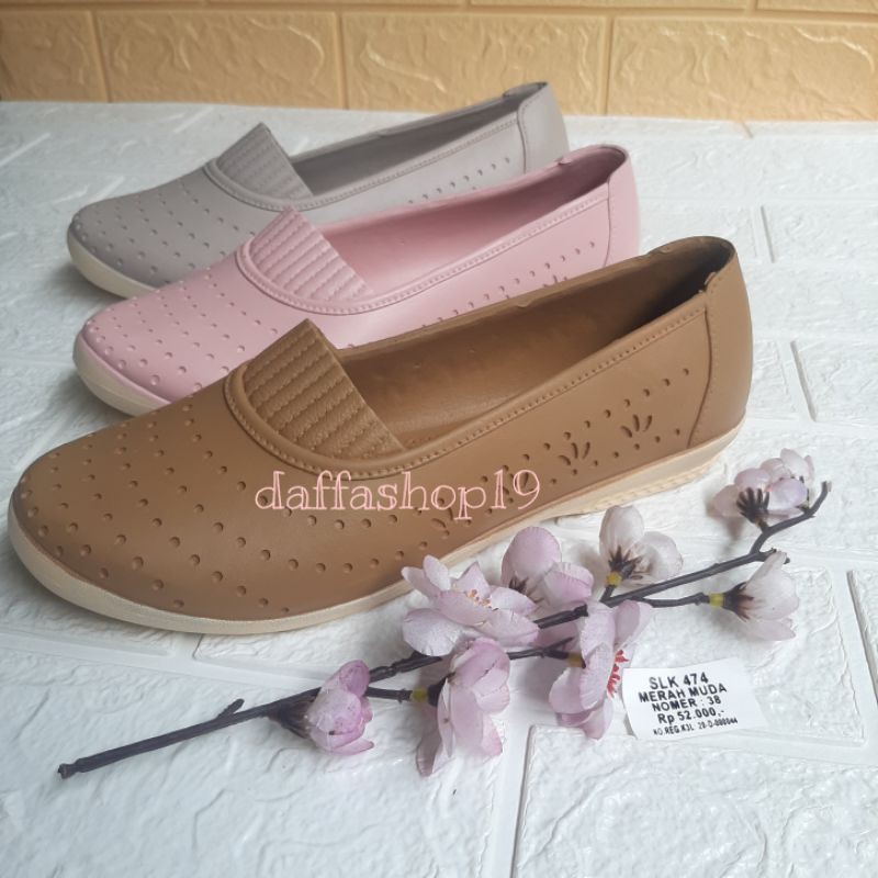 Sepatu karet Anti Air Wanita ATT SLK 474/Sepatu Karet Anti Air Slip On