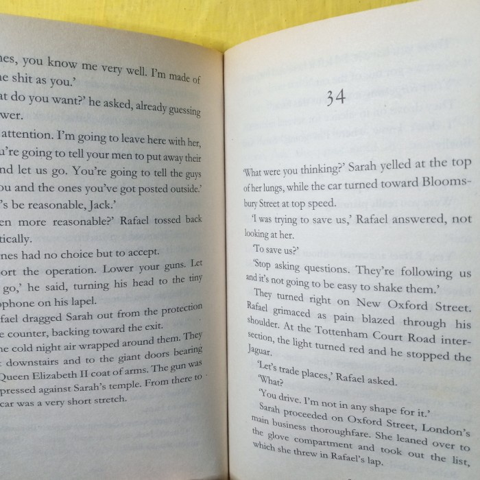 novel bahasa Inggris the last Pope by Luis Miguel Rocha 485 hal