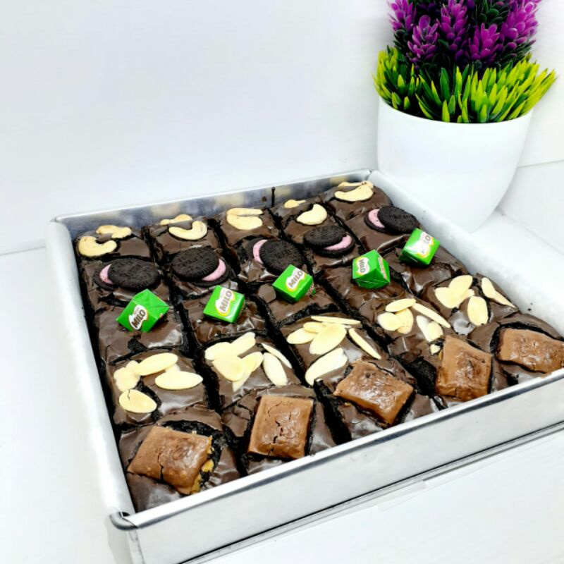 

Fudgy Brownies by Shafa Marwah Art & Craft