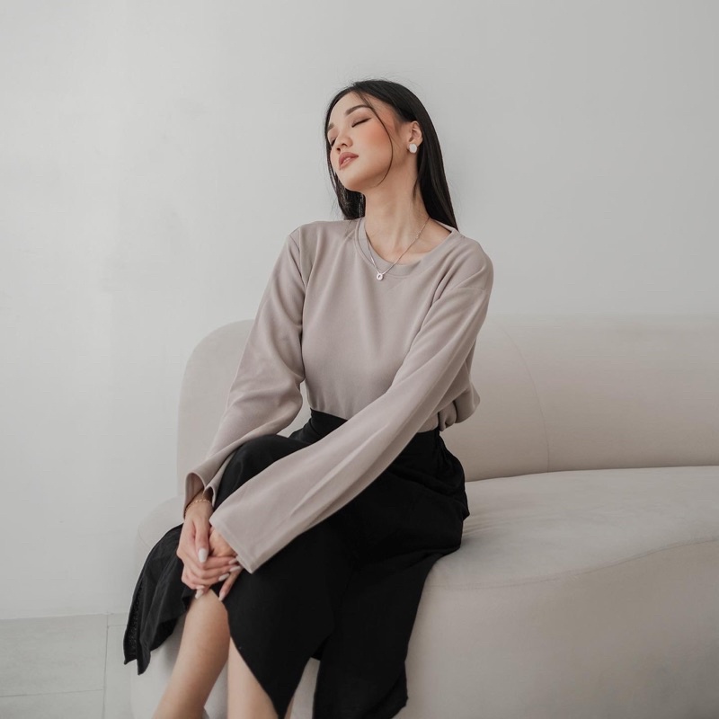 Beige Studio - Tavern Top / Atasan Lengan Panjang Wanita