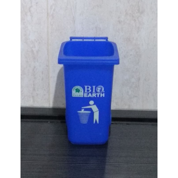 

Tempat Alat Tulis Model Tempat Sampah Bio Earth Mini (second)