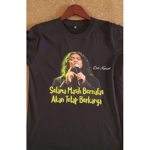 MERCHANDISE DIDI KEMPOT kaos dewasa lengan pendek warna hitam seri selama masih bernafas akan tetap 