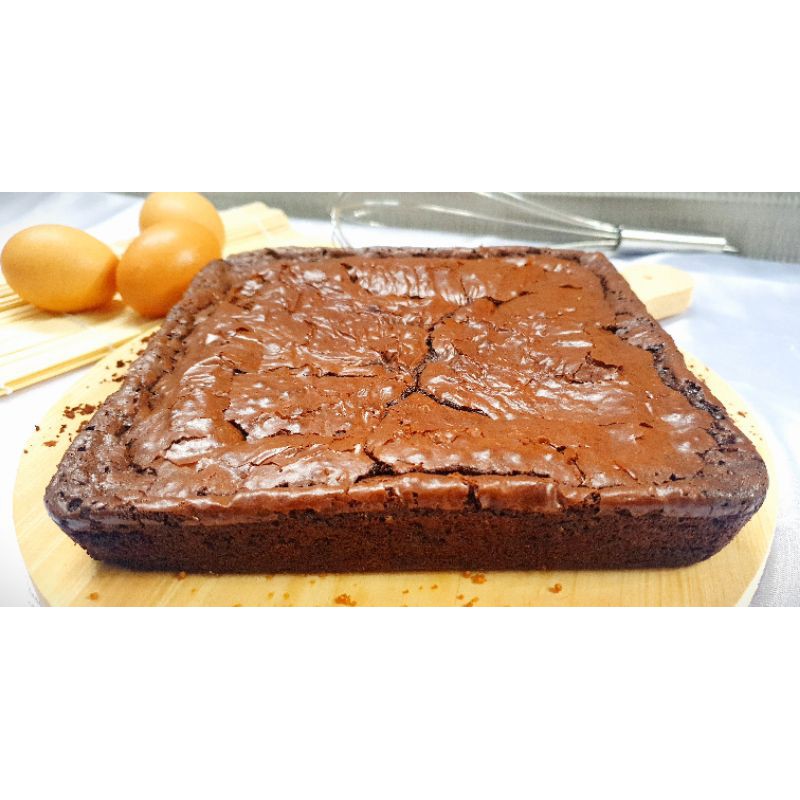 

classic fudgy brownie whole size (20x20)