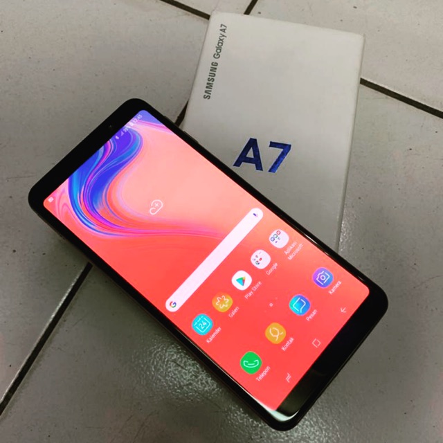Samsung A7 2018 4/64 gold(bekas)