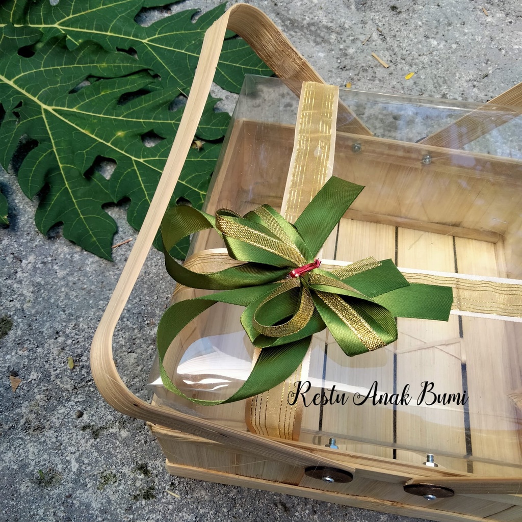 rantang bambu keranjang bambu 25x25 mika free pita / wadah seserahan/tempat kue / tempat roti / box 