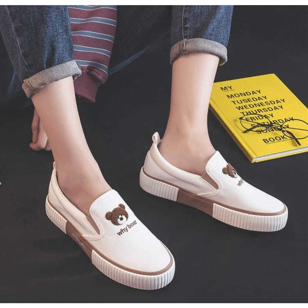 Sepatu Sneakers Wanita Slip On BEAR AS169