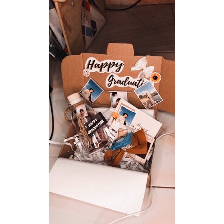 

GIFT BOX ISIAN PHOTO IN BOTTLE