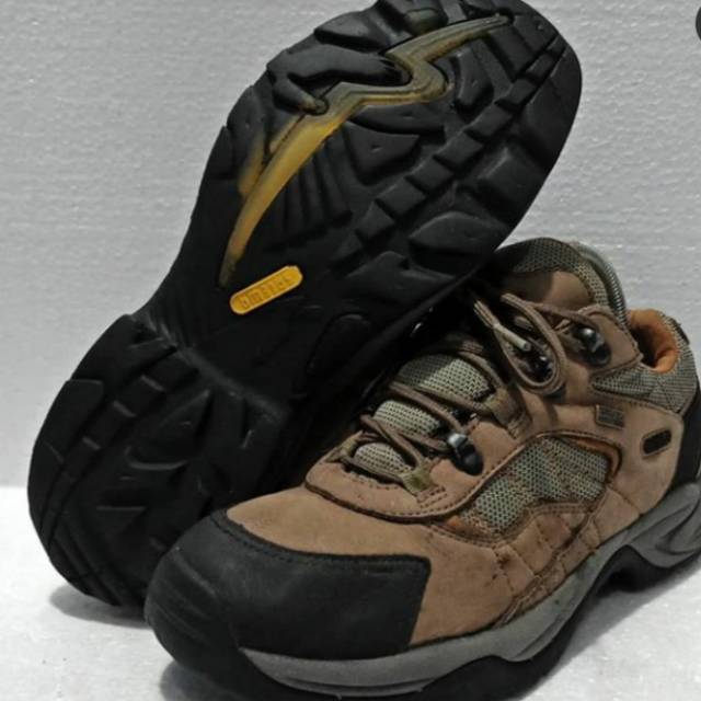 Sepatu Gunung Second SALEWA unik & langka