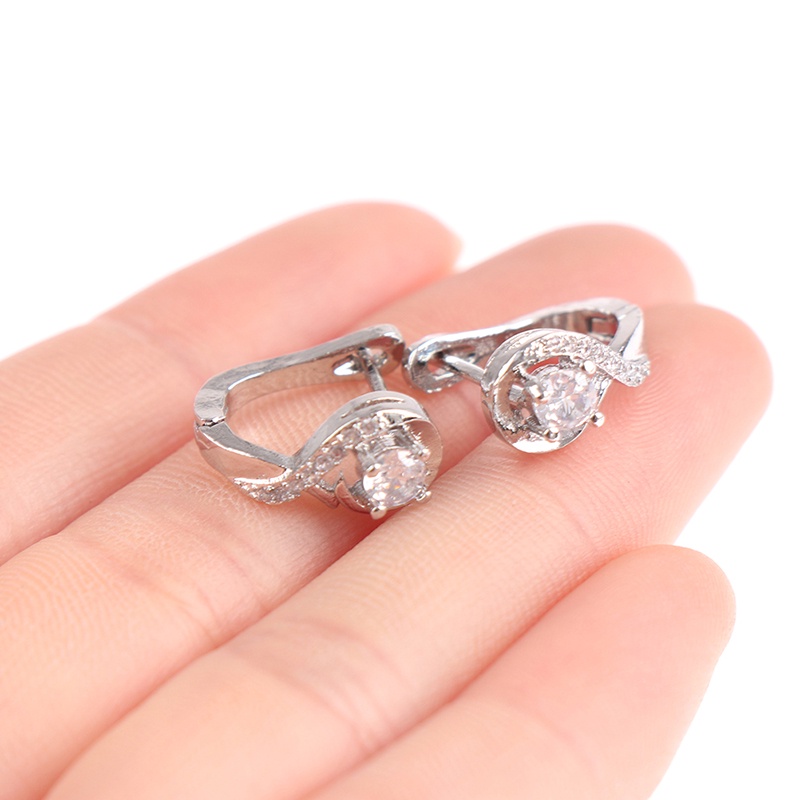 1 Pasang Anting Stud Magnetik Untuk Menurunkan Berat Badan