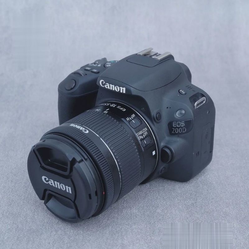kamera bekas Canon 200D Kit 18-55mm IS STM