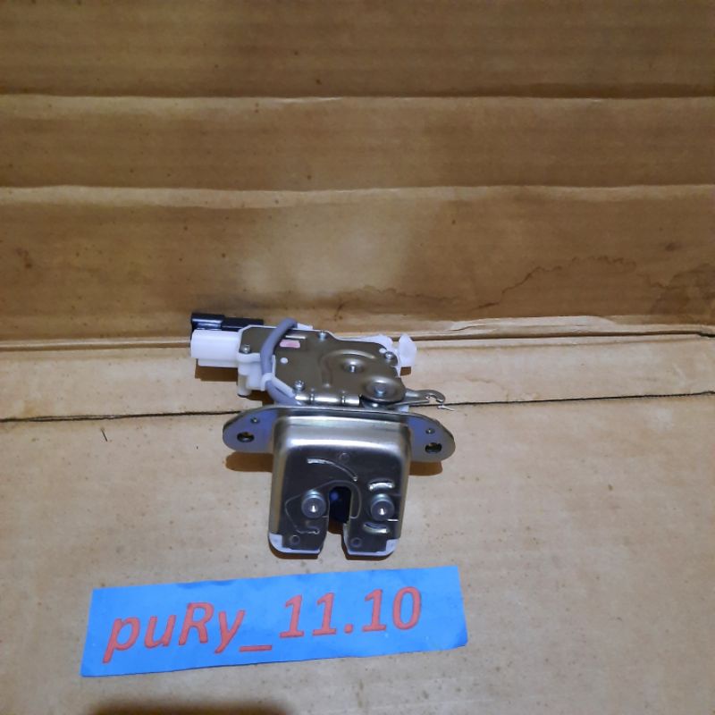 DOOR LOCK DOORLOCK DORLOCK PINTU BELAKANG BAGASI BEGASI AGYA AYLA ORI