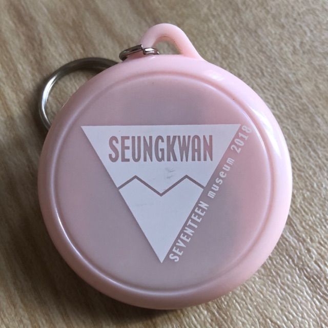 SEVENTEEN MUSEUM 2018 OFFICIAL VOICE KEYHOLDER SEUNGKWAN