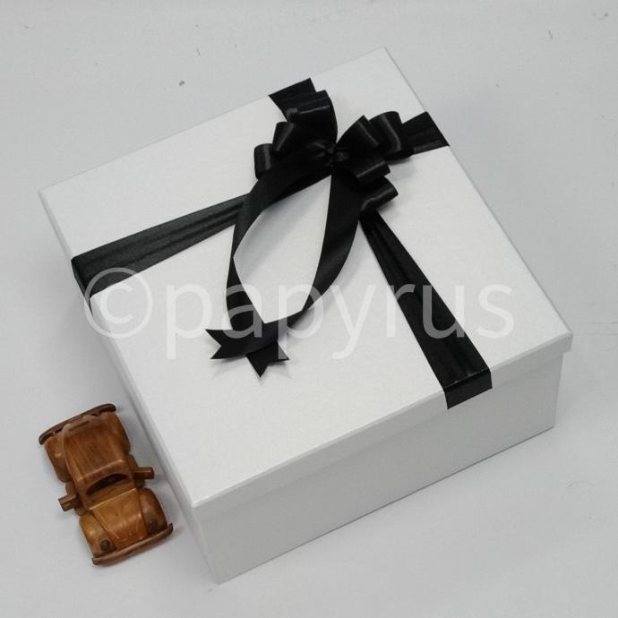 

[COD] PAPYRUS 30x30 Tinggi 15cm Kotak Kado Gift Box [COD]