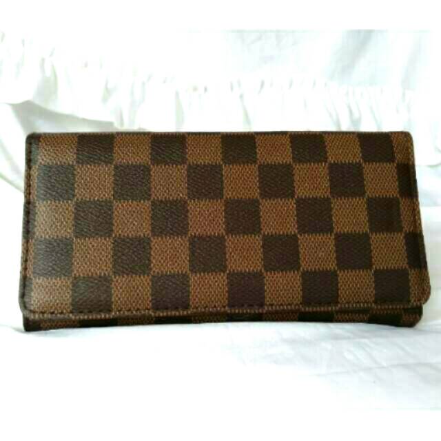 Dompet Louis Vuitton