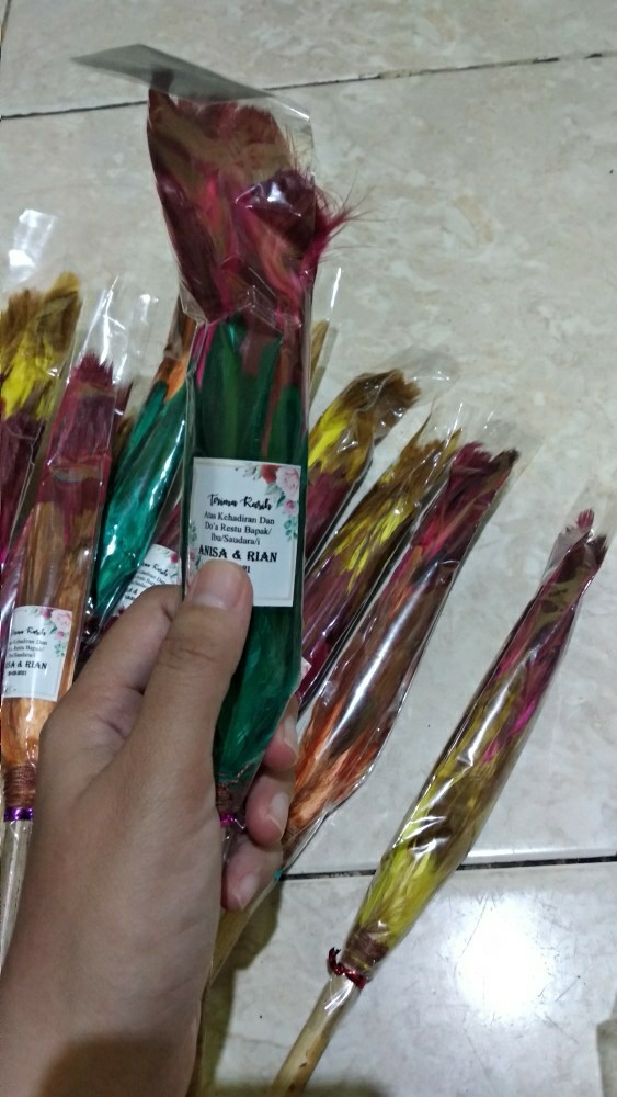 Souvenir Pernikahan Kemoceng Bulu Ayam 17 Cm - Souvenir Unik Ulang Tahun Lucu Sovenir Sofenir Jatim