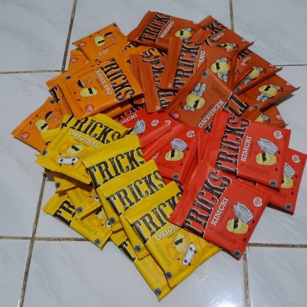 

Biskuit Kentang Tricks potato isi 12box