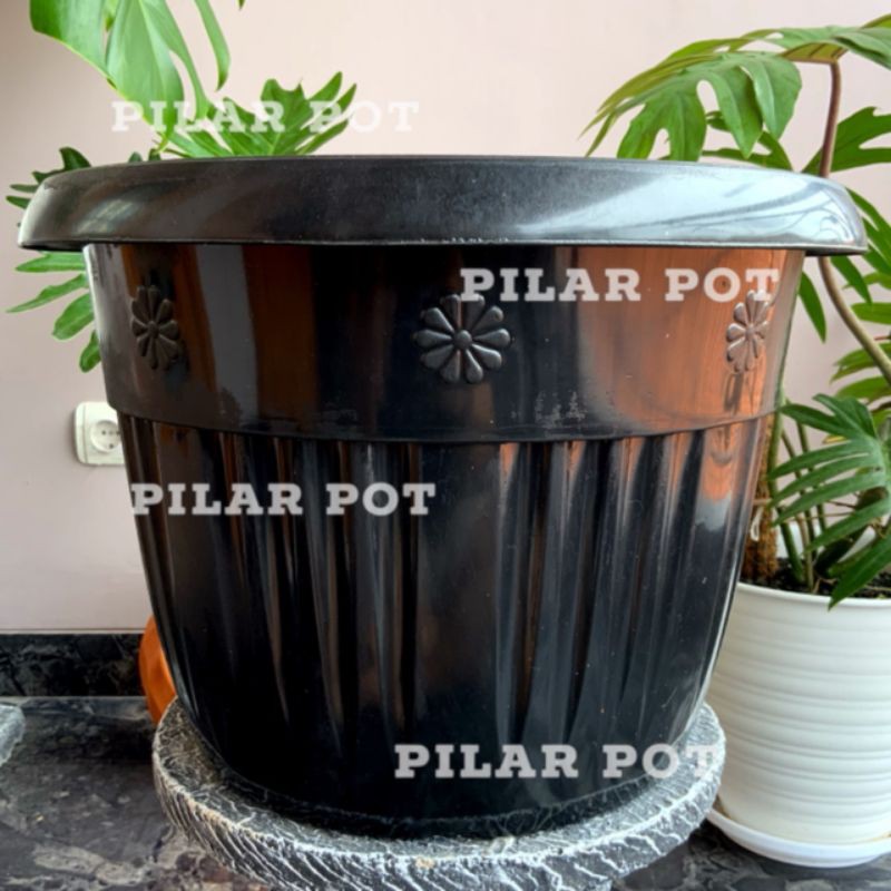 Pot bunga tanaman plastik hitam Grace 40cm kuping - Grace 40 kuping