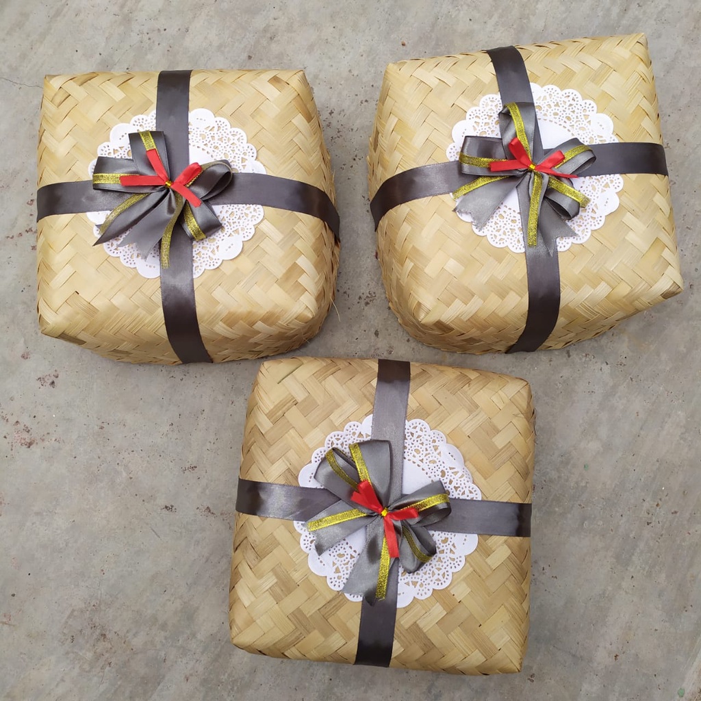 

BESEK BAMBU NATURAL GRATIS PITA DIPASANG UKURAN 18 CM/ pipiti / besek nasi / hampers / besek bambu/ wadah besek/ packaging murah
