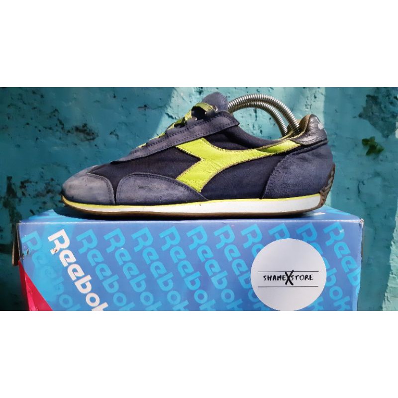 Sepatu deals diadora heritage