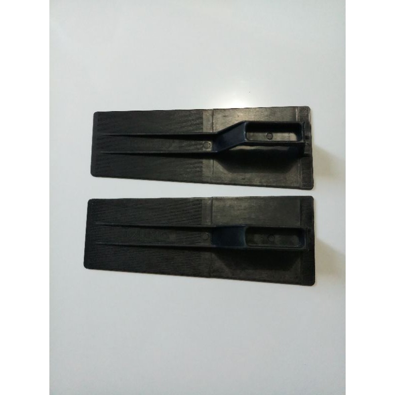 Roskam PVC Plastik Hitam / Raskam Tebal / Gosokan Acian Semen