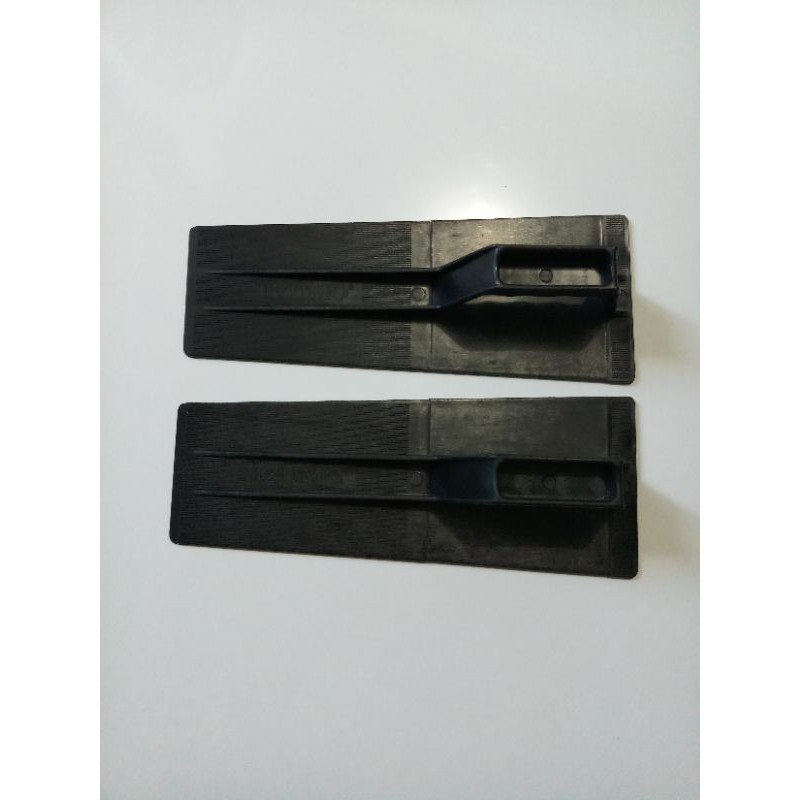 Roskam PVC Plastik Hitam / Raskam Tebal / Gosokan Acian Semen