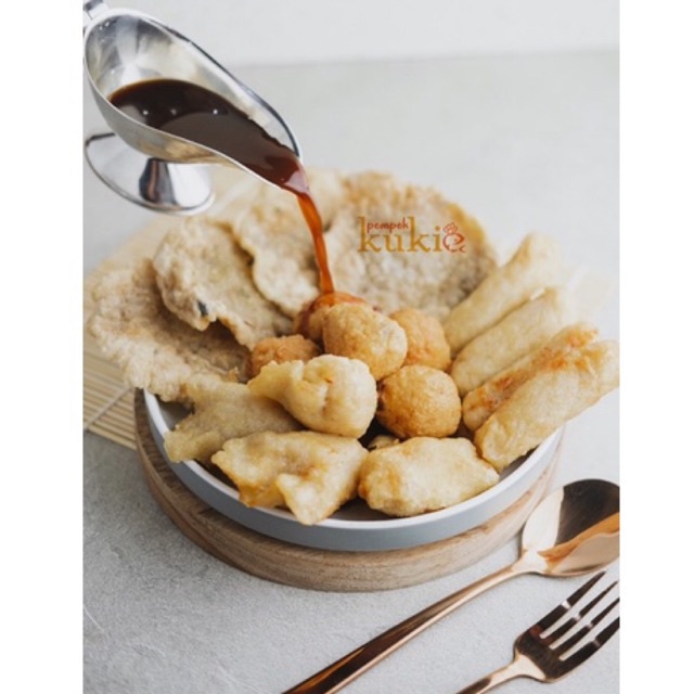 

Pempek Palembang Tenggiri Frozen 12pcs
