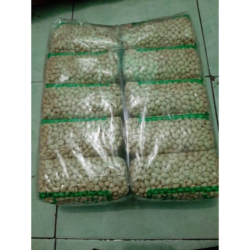

kacang kupas