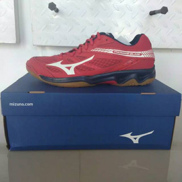 Sepatu original Mizuno thunder blade merah