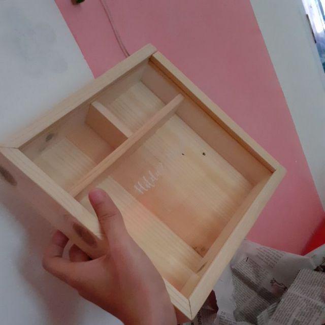 Box Cananga Kotak Kayu Pinus Tutup Akrilik Custom Ukir Nama Mahar Cincin Gelang Emas