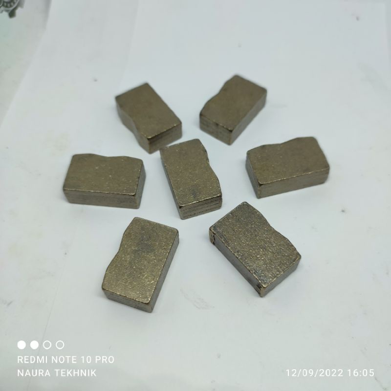 segmen tipe M diamond segmen mata bor sumur mata coring uk 24*9*15 untuk batu granit